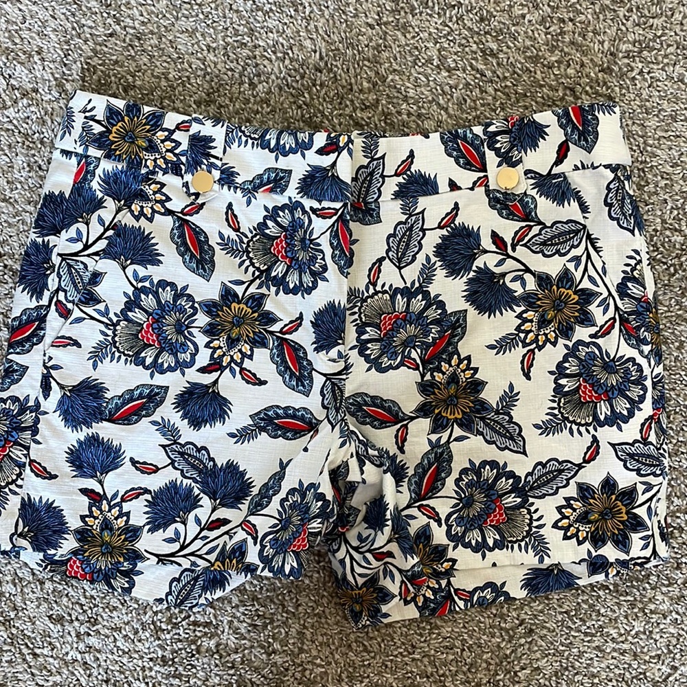 LOFT floral printed shorts